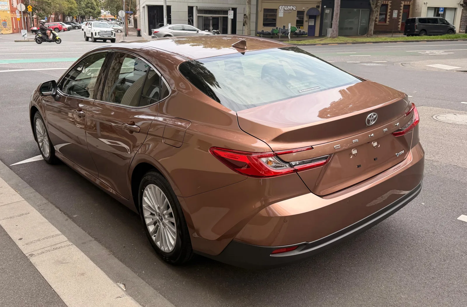 2026 Toyota Camry Hybrid - photo 2