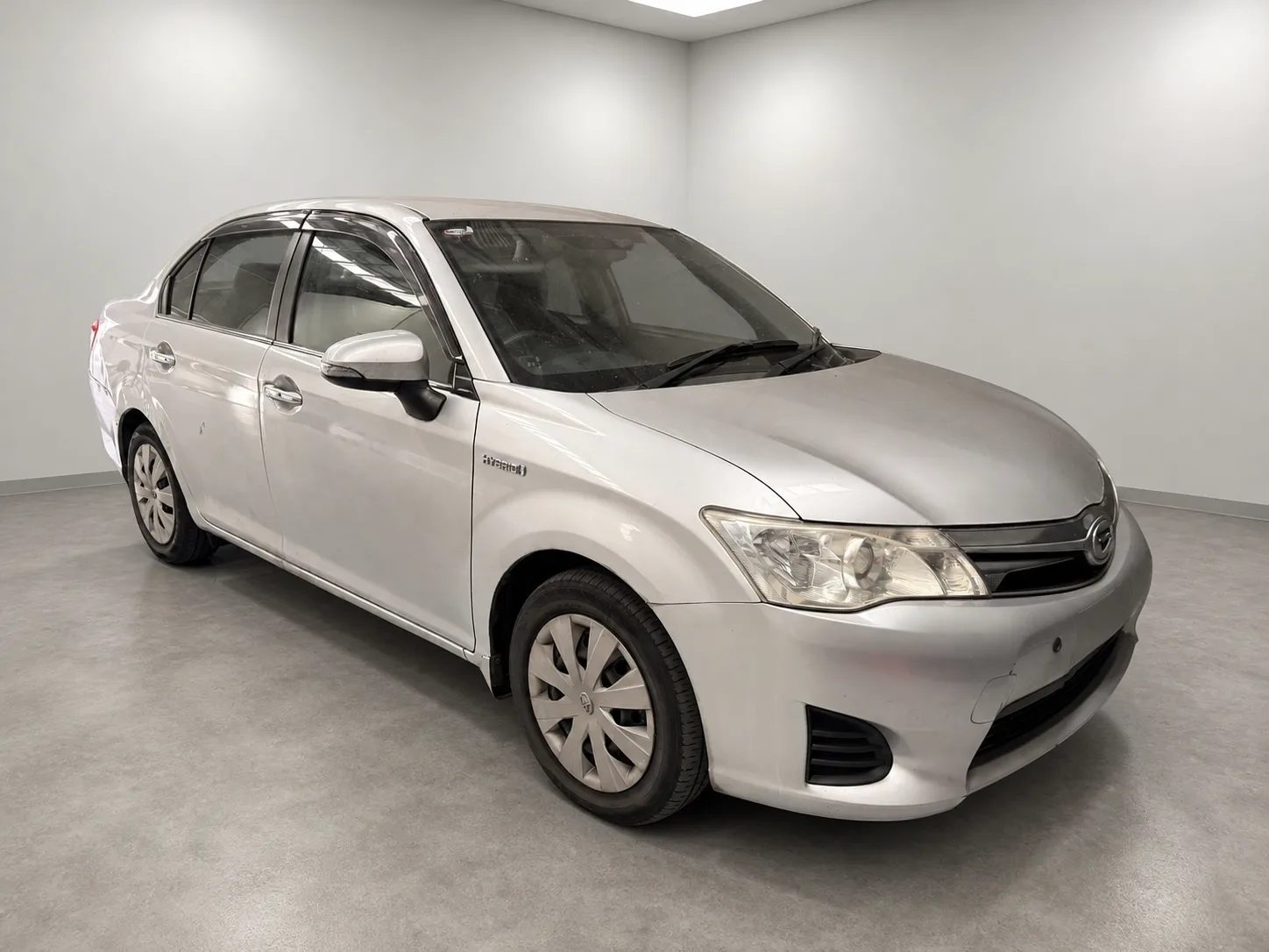 Toyota Corolla Axio Hybrid - photo 2