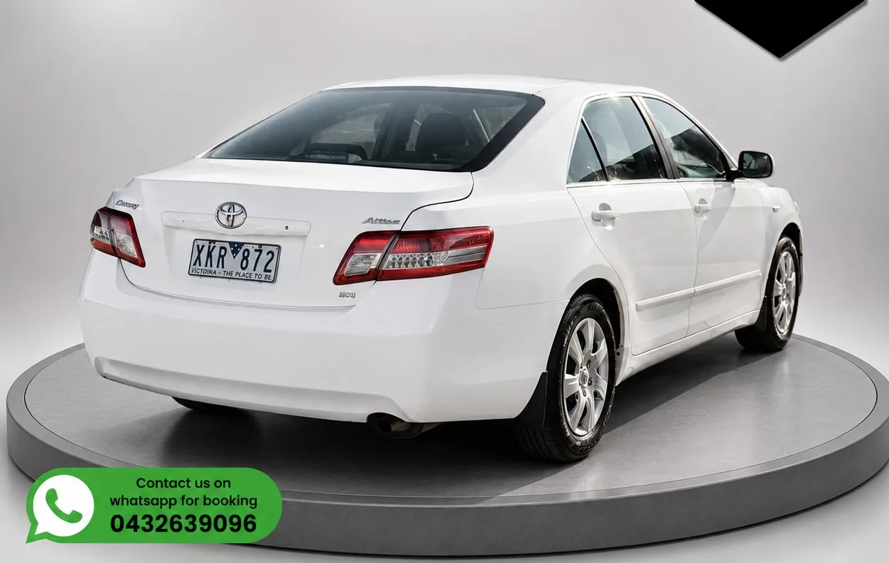 2010 Toyota Camry - photo 3