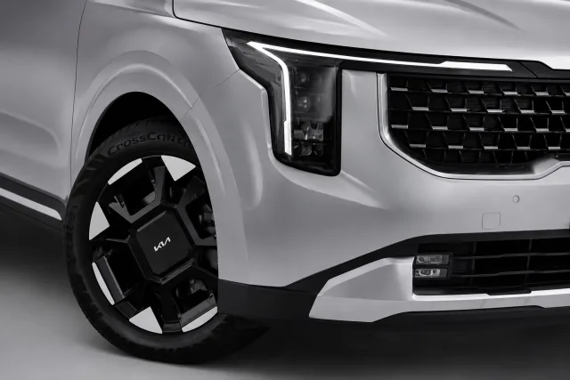 2026 Kia Carnival GT-Line - photo 4